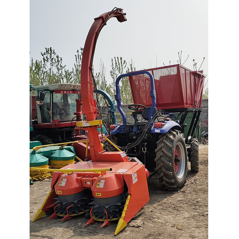 拖拉機(jī)式青儲機(jī)