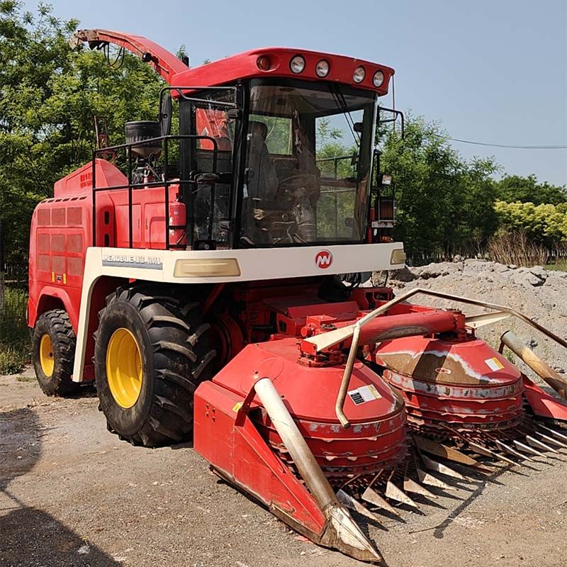 大型輪式青儲(chǔ)機(jī)