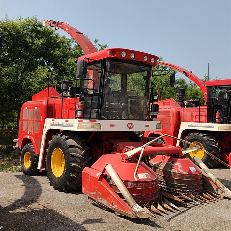 大型輪式青儲(chǔ)機(jī)